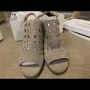 Halogen Gray Suede Wedges Heels New! 9